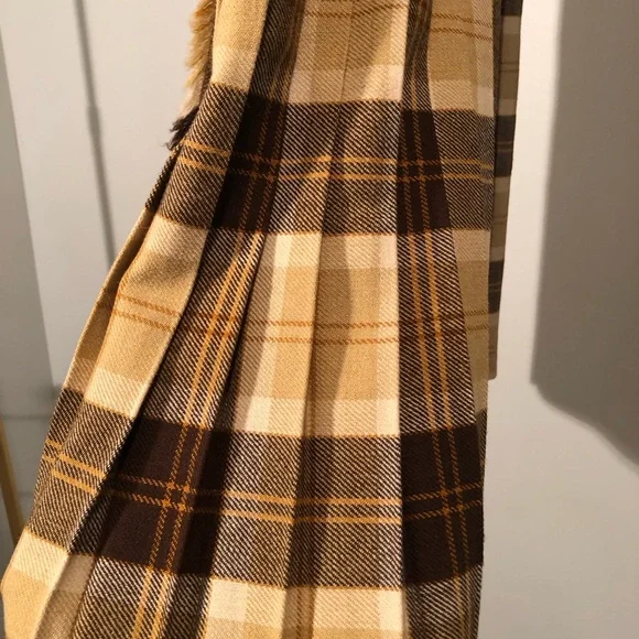 Plaid Brown and Tan Skirt pattern skirt. - Picture 4 of 7
